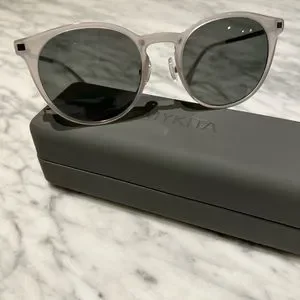 Mykita Keelut Sunglasses Frosted White MYKITA | Accessories | Mykita Keelut Sunglasses Frosted  main image 4